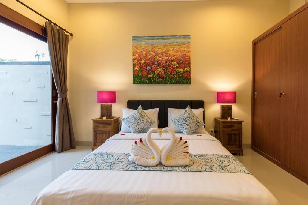 Villa Hitam Putih Legian Bali スミニャック エクステリア 写真