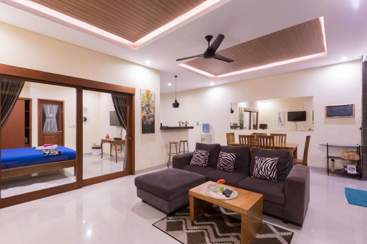 Villa Hitam Putih Legian Bali スミニャック エクステリア 写真